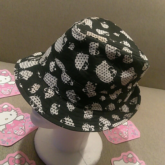 Hello Kitty Fedora - Picture 4 of 7